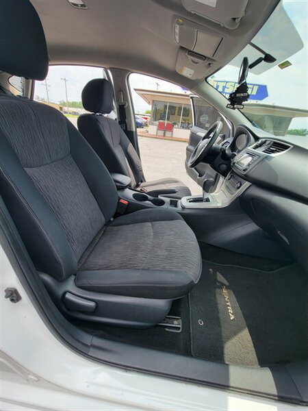 2015 Nissan Sentra SV - Photo 11 - Topeka, KS 66608