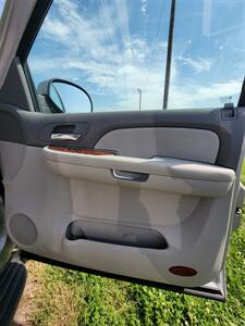 2008 Chevrolet Suburban LT   - Photo 17 - Topeka, KS 66608