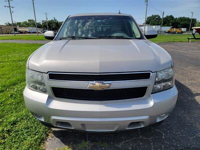 2008 Chevrolet Suburban LT   - Photo 2 - Topeka, KS 66608