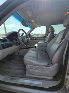 2008 Chevrolet Suburban LT   - Photo 9 - Topeka, KS 66608
