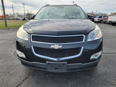 2009 Chevrolet Traverse LT - Photo 2 - Topeka, KS 66608