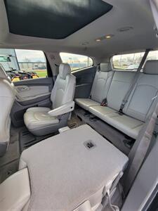 2009 Chevrolet Traverse LT - Photo 10 - Topeka, KS 66608