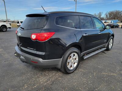 2009 Chevrolet Traverse LT - Photo 5 - Topeka, KS 66608