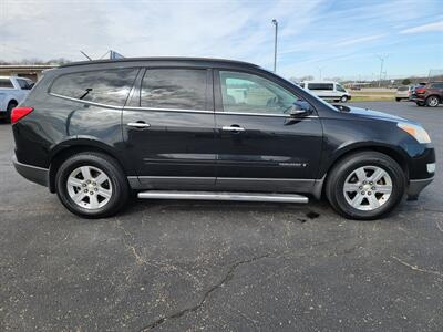 2009 Chevrolet Traverse LT - Photo 4 - Topeka, KS 66608