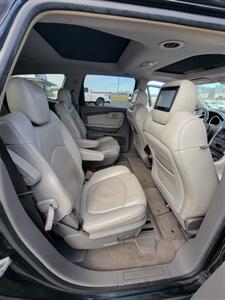 2009 Chevrolet Traverse LT - Photo 12 - Topeka, KS 66608