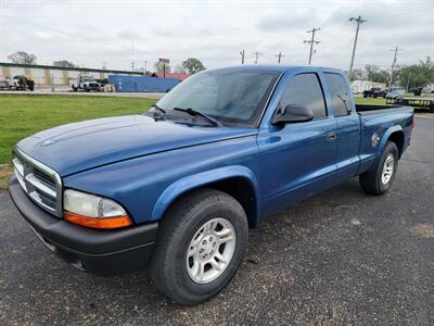 2004 Dodge Dakota 2dr Club Cab - Photo 1 - Topeka, KS 66608