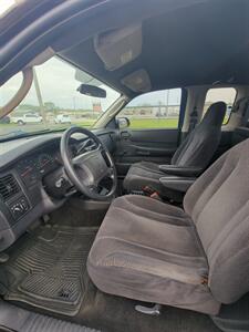 2004 Dodge Dakota 2dr Club Cab - Photo 8 - Topeka, KS 66608