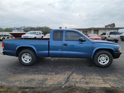 2004 Dodge Dakota 2dr Club Cab - Photo 4 - Topeka, KS 66608