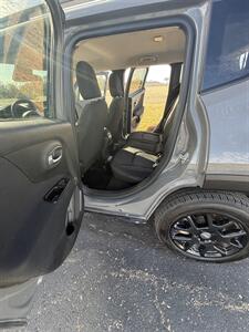 2019 Jeep Renegade Sport   - Photo 9 - Topeka, KS 66608