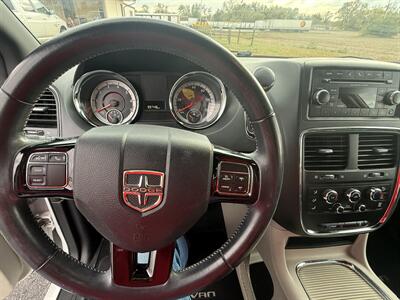 2017 Dodge Grand Caravan SXT   - Photo 6 - Topeka, KS 66608