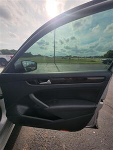 2014 Volkswagen Passat 2.0L TDI SEL Premium   - Photo 15 - Topeka, KS 66608