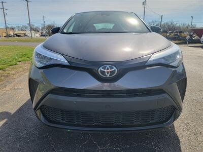 2022 Toyota C-HR XLE - Photo 2 - Topeka, KS 66608