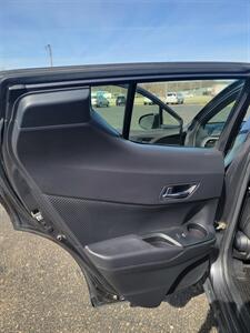 2022 Toyota C-HR XLE - Photo 12 - Topeka, KS 66608