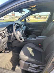 2022 Toyota C-HR XLE - Photo 9 - Topeka, KS 66608