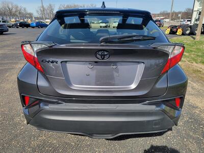 2022 Toyota C-HR XLE - Photo 6 - Topeka, KS 66608