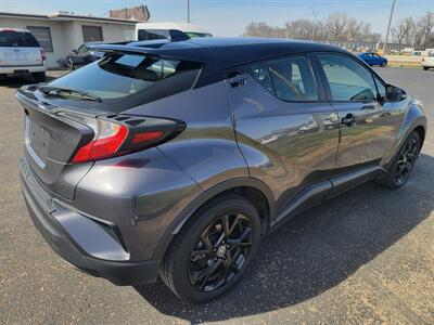 2022 Toyota C-HR XLE - Photo 5 - Topeka, KS 66608