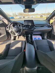 2022 Toyota C-HR XLE - Photo 18 - Topeka, KS 66608