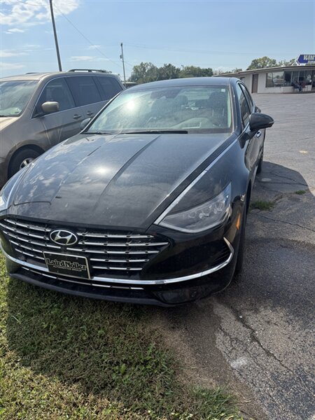 2021 Hyundai SONATA Hybrid Limited - Photo 1 - Topeka, KS 66608