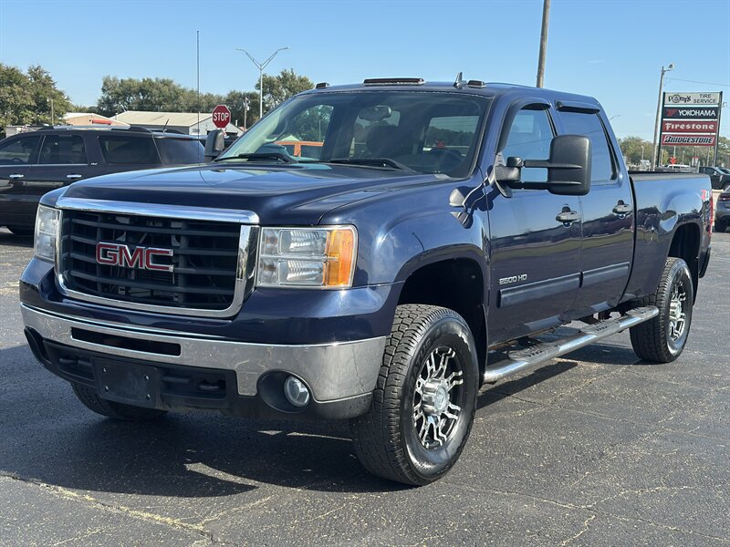 2010 GMC Sierra 2500HD SLE   - Photo 1 - Topeka, KS 66608