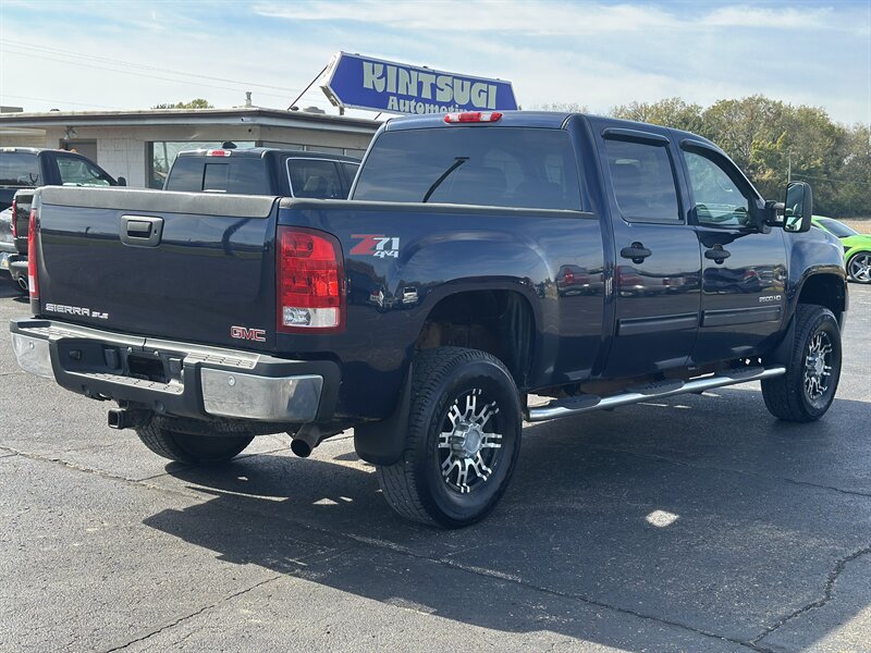 2010 GMC Sierra 2500HD SLE - Photo 5 - Topeka, KS 66608