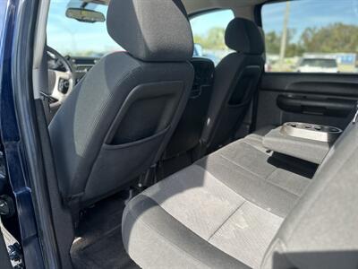 2010 GMC Sierra 2500HD SLE - Photo 10 - Topeka, KS 66608