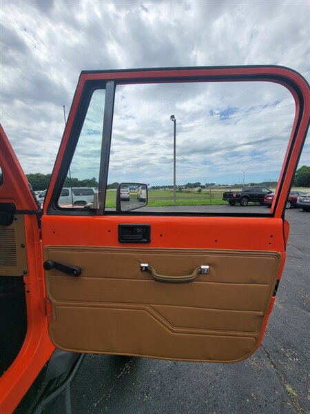 1987 Jeep Wrangler Laredo - Photo 14 - Topeka, KS 66608