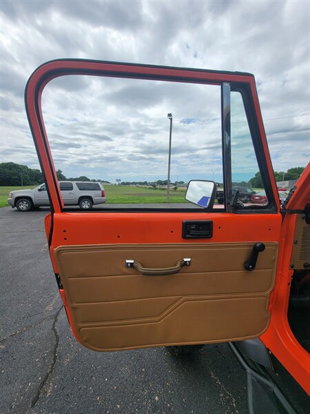 1987 Jeep Wrangler Laredo - Photo 10 - Topeka, KS 66608