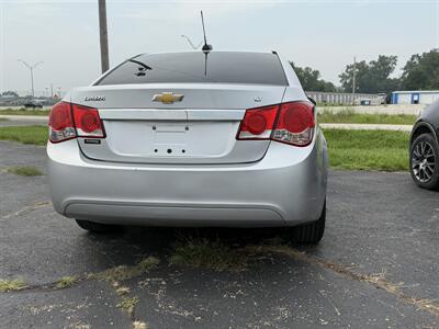 2015 Chevrolet Cruze 1LT Auto   - Photo 2 - Topeka, KS 66608