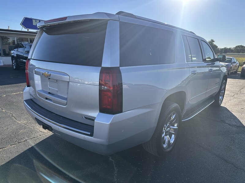 2017 Chevrolet Suburban Premier - Photo 5 - Topeka, KS 66608