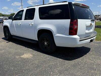 2014 Chevrolet Suburban LT   - Photo 3 - Topeka, KS 66608