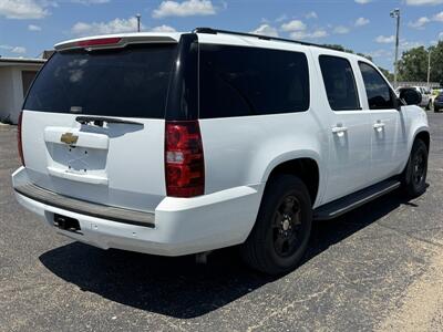 2014 Chevrolet Suburban LT   - Photo 5 - Topeka, KS 66608
