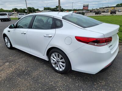 2017 Kia Optima LX   - Photo 6 - Topeka, KS 66608