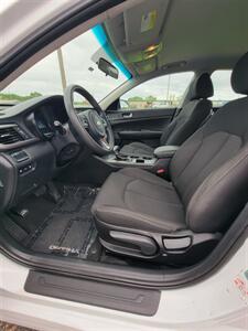 2017 Kia Optima LX   - Photo 8 - Topeka, KS 66608