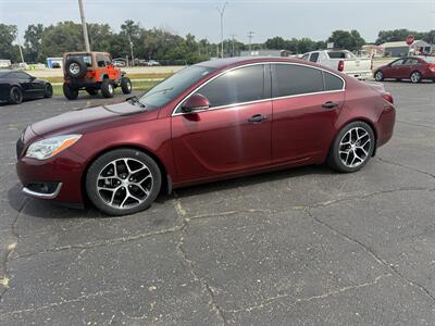 2017 Buick Regal Sport Touring   - Photo 2 - Topeka, KS 66608