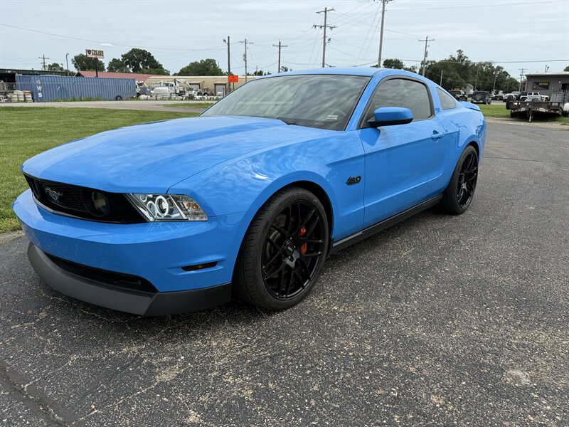 2011 Ford Mustang GT   - Photo 1 - Topeka, KS 66608