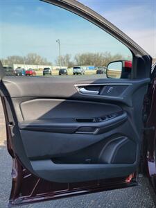 2020 Ford Edge SEL   - Photo 9 - Topeka, KS 66608