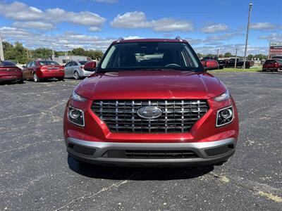 2024 Hyundai VENUE Limited   - Photo 2 - Topeka, KS 66608