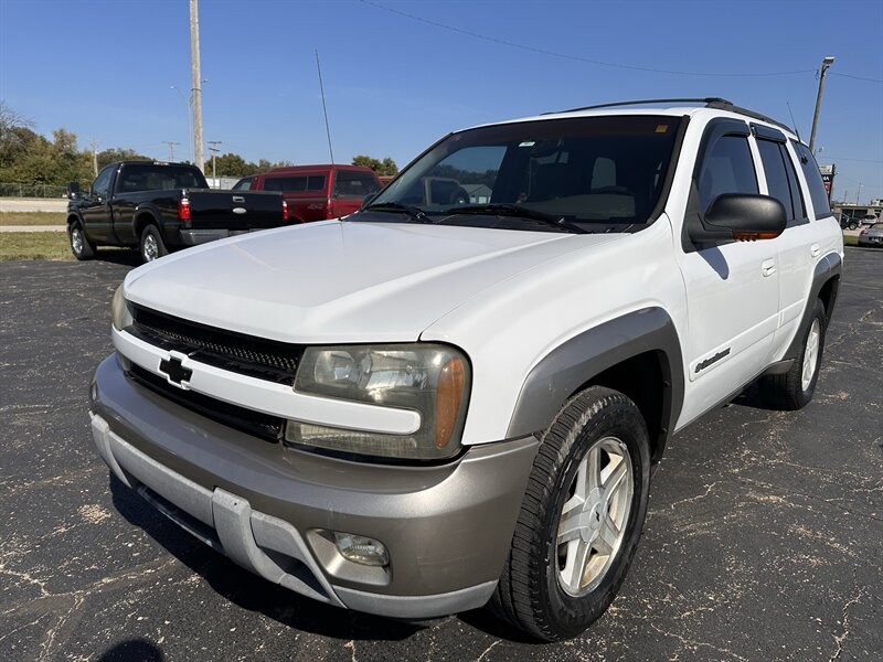 2002 Chevrolet TrailBlazer LTZ   - Photo 1 - Topeka, KS 66608