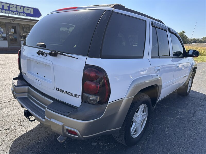 2002 Chevrolet TrailBlazer LTZ - Photo 5 - Topeka, KS 66608