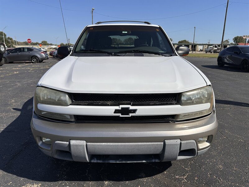 2002 Chevrolet TrailBlazer LTZ - Photo 2 - Topeka, KS 66608