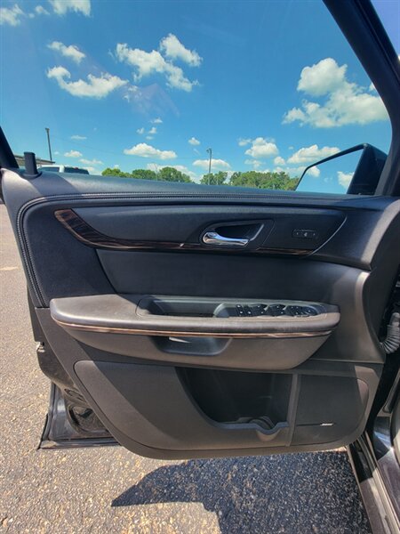 2013 GMC Acadia Denali - Photo 9 - Topeka, KS 66608