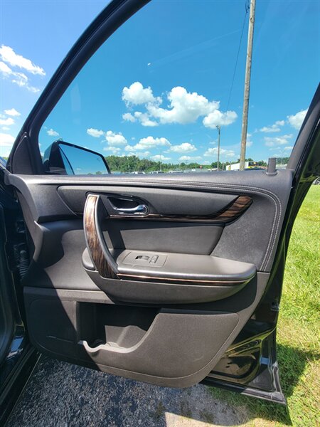 2013 GMC Acadia Denali - Photo 16 - Topeka, KS 66608