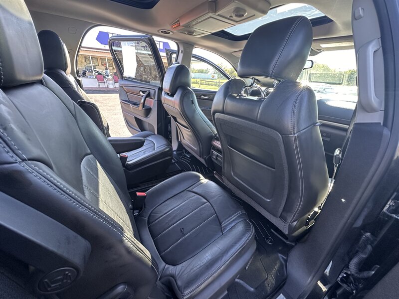 2013 GMC Acadia Denali - Photo 13