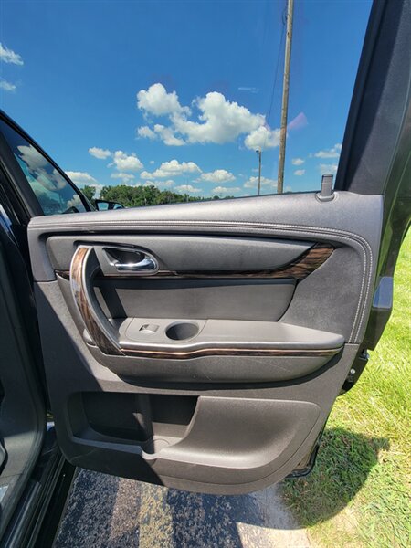 2013 GMC Acadia Denali - Photo 14 - Topeka, KS 66608