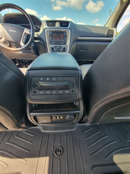 2013 GMC Acadia Denali - Photo 22 - Topeka, KS 66608