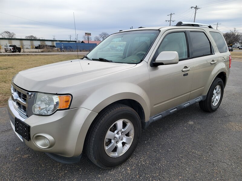 2010 Ford Escape Limited   - Photo 1 - Topeka, KS 66608