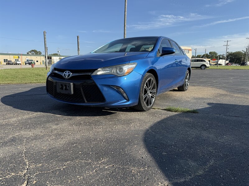 2016 Toyota Camry Special Edition  SE special edition