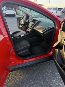 2015 Ford Focus SE   - Photo 8 - Topeka, KS 66608