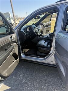 2018 Jeep Grand Cherokee Limited   - Photo 8 - Topeka, KS 66608