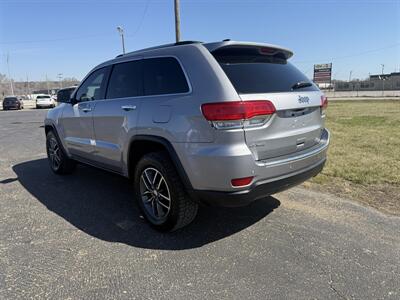 2018 Jeep Grand Cherokee Limited   - Photo 2 - Topeka, KS 66608